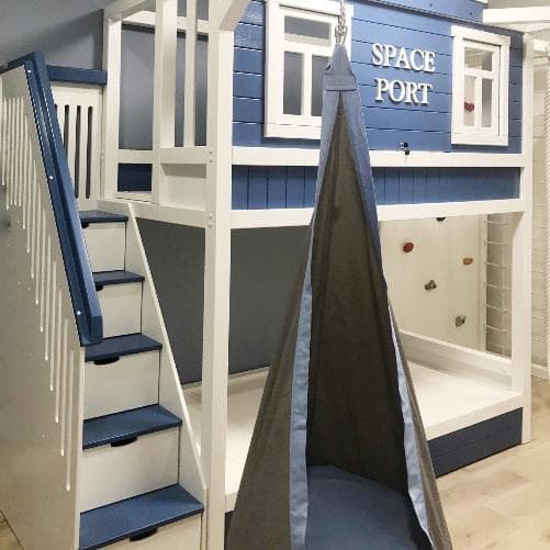 Двухъярусная кровать с лестницей-комодом