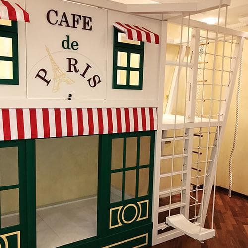 Кровать домик Парижское кафе