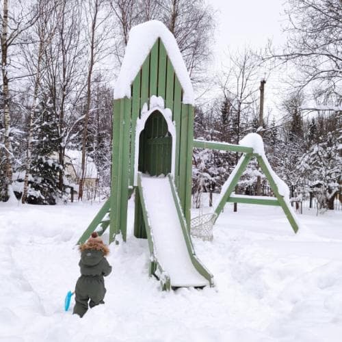 Модульная детская площадка зимой