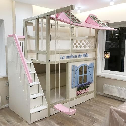 Кровать домик с комодом-лестницей