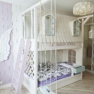 Кровать для девочки в белом цвете