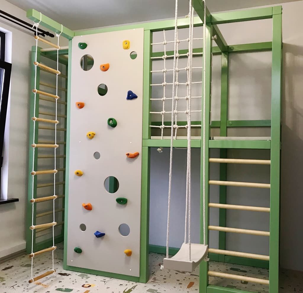 Спортивный комплекс для ребенка в квартиру